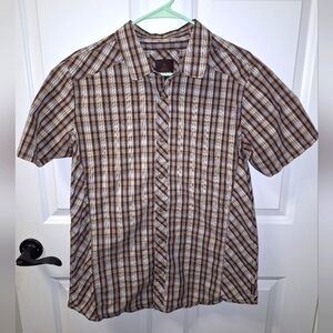 A Prana men's short sleeve button-down in a size large. Cotton/polyester